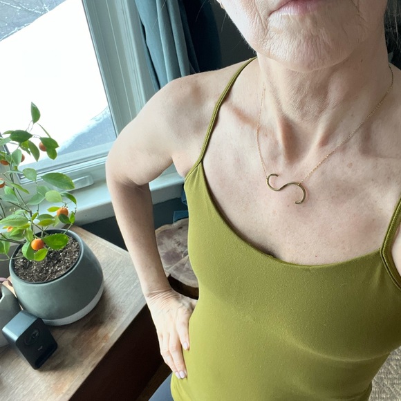 Lululemon Power Y Tank - Size 6 - Green - Picture 8 of 10